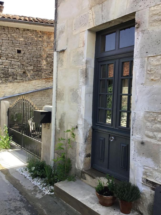 Вилла La Cour Blanche Verteuil-sur-Charente Экстерьер фото
